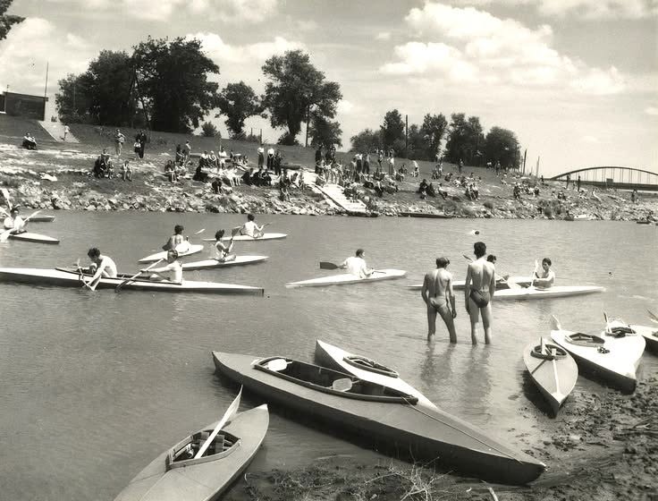 Gradsko kupalište na Savi 1941. godine, čamci